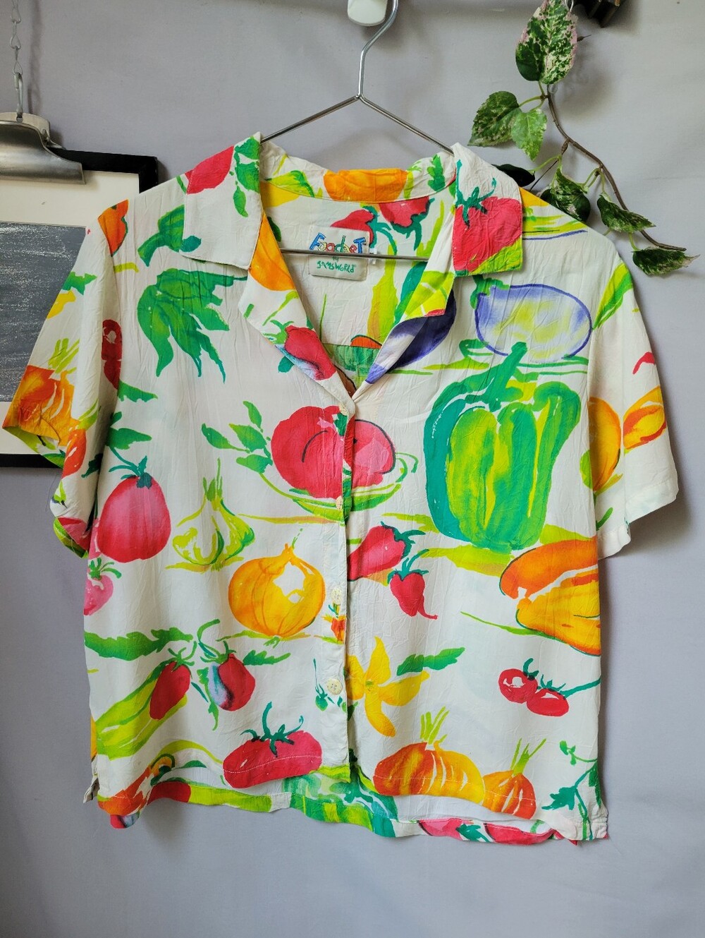 Unisex Jams World/Food Art 90s Vintage Multicolored Veggies Button Down Shirt M